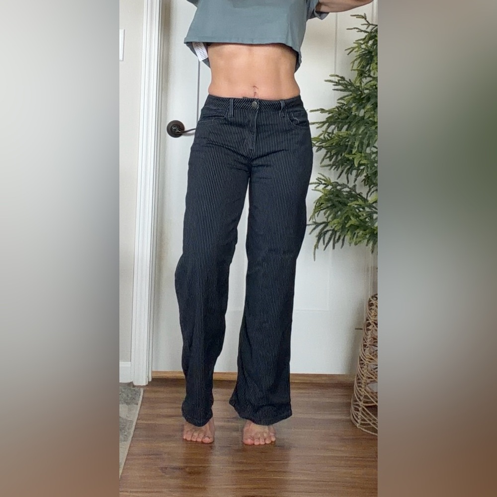 Women's Navy Pinstripe wide-Leg trouser jeans